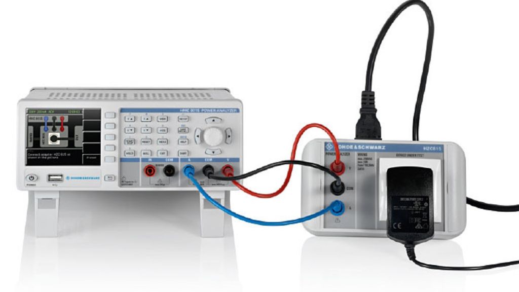 配备 r&s®hmc8015 功率分析仪与 r&s®hzc815 插座适配器的典型测试装置